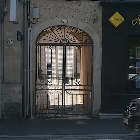 Διαμέρισμα Coloniale Plein Pied Centre Pres Plages Du Debarquement Avec Terrasse Privative Et Cour Interieure *